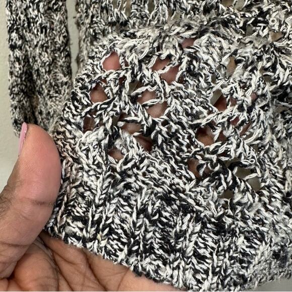 St. John Sport Open Knit KeyHole Neck Sweater Size S Black Gray Classic - Picture 5 of 8